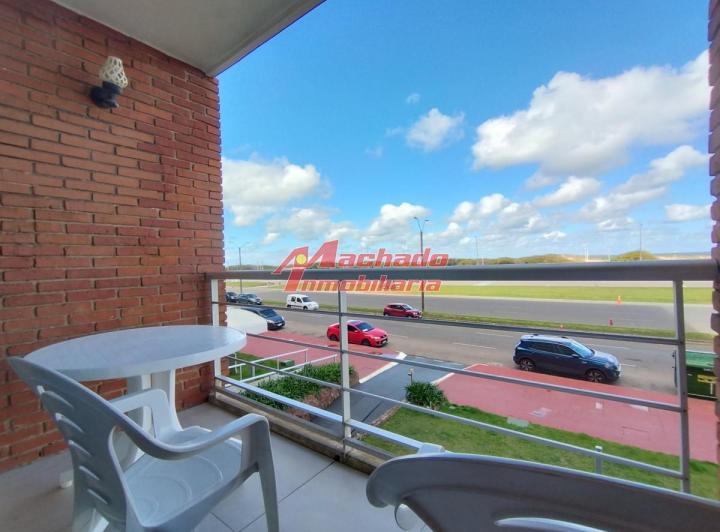 Apartamento de 2 dormitorios y medio frente al mar 2