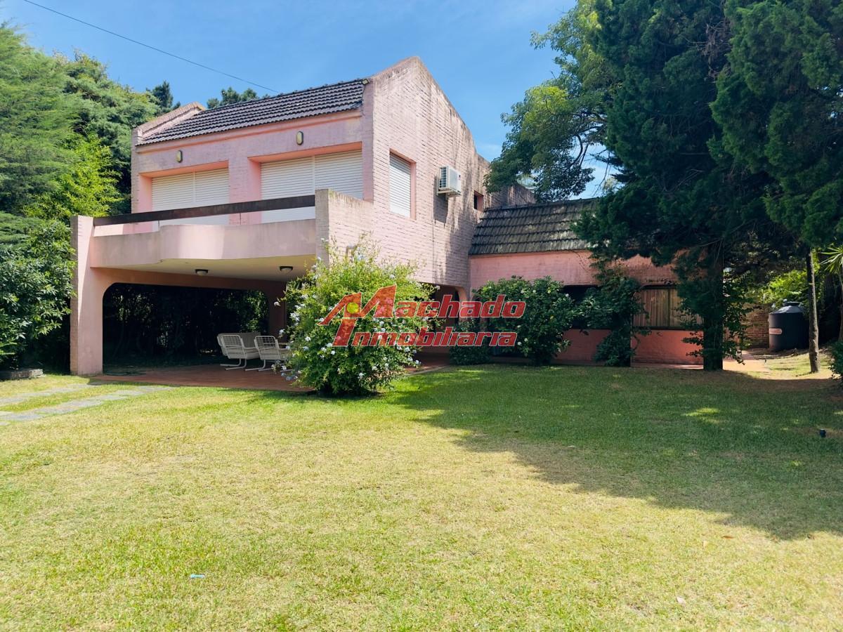Casa en Venta y alquiler, 50 metros de la playa.