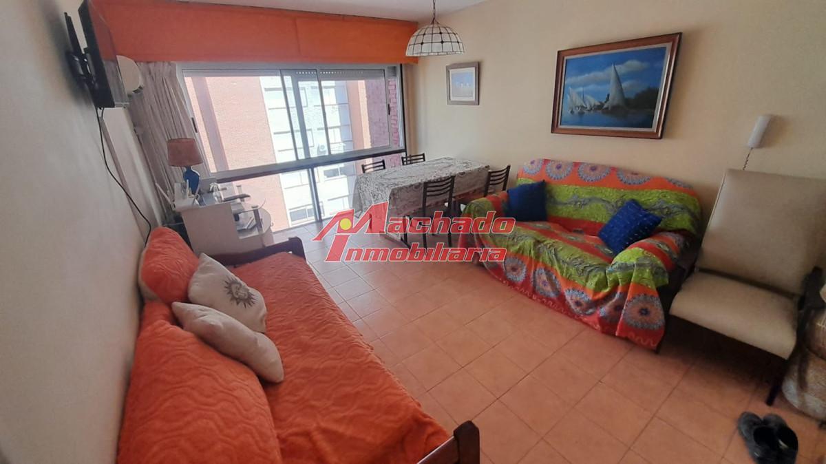 Apartamento de 2 dormitorios en alquiler temporal, playa brava