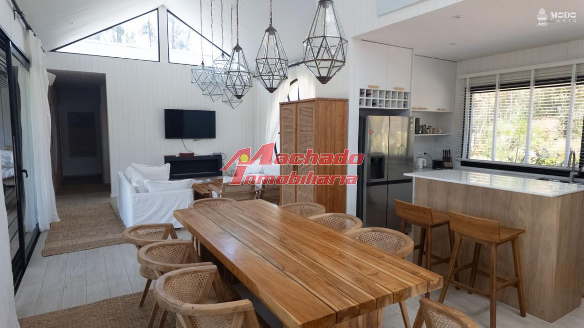 Casa en alquiler en Puerto Quetzal con muelle propio, piscina climatizada y 6 dormitorios