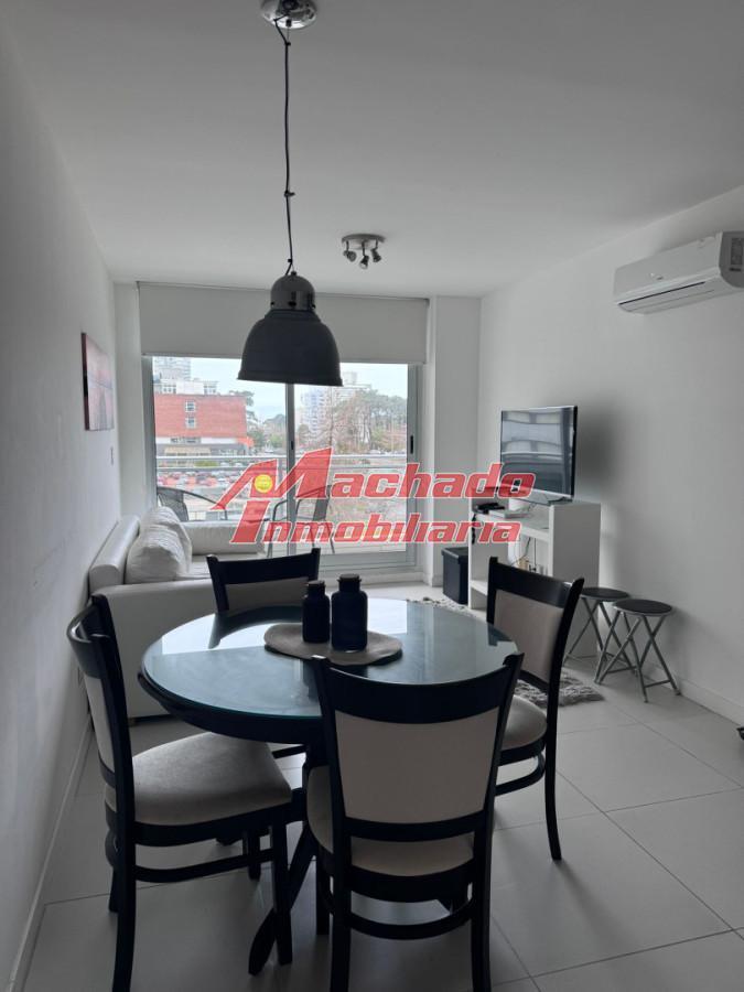 Apartamento de un dormitorio en alquiler en Punta del Este