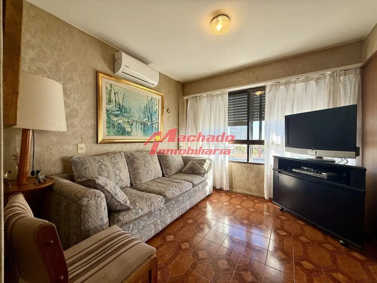 Venta  Amplio Apartamento en Torre Amalfi  Playa Mansa 5