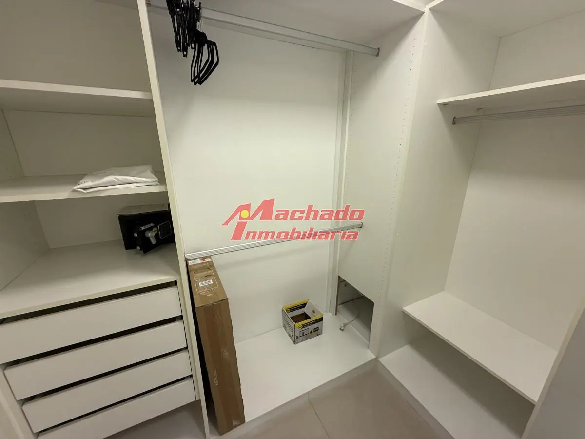 venta de apartamento frente a playa brava 4