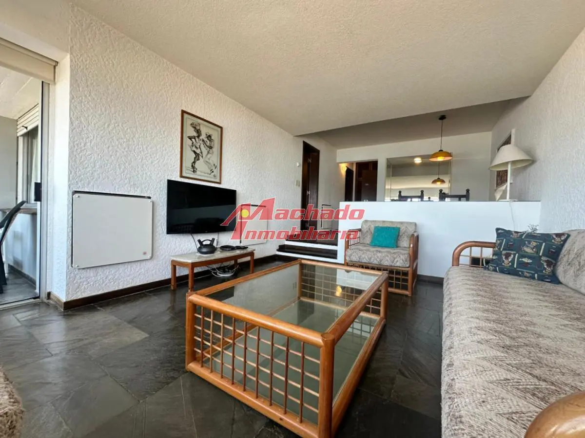 Apartamento de un dormitorio en venta en Punta del Este 3