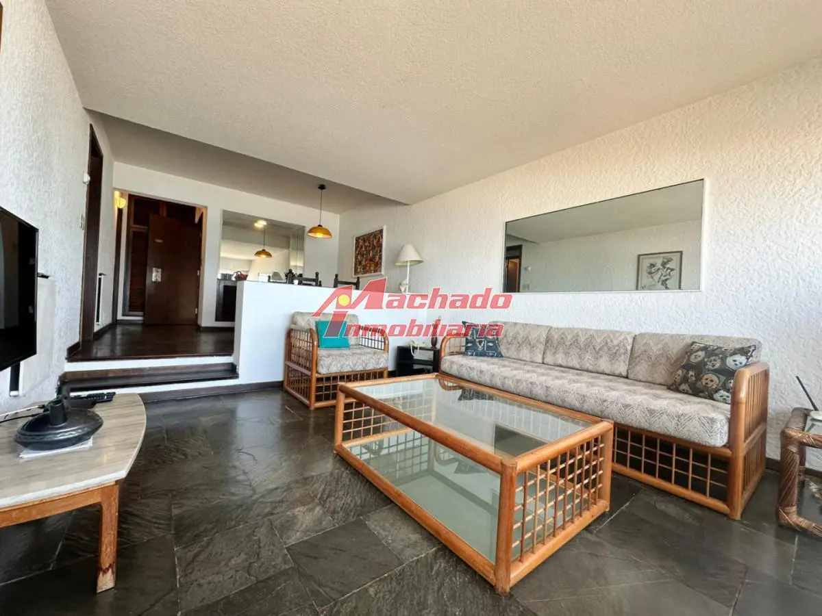 Apartamento de un dormitorio en venta en Punta del Este 2