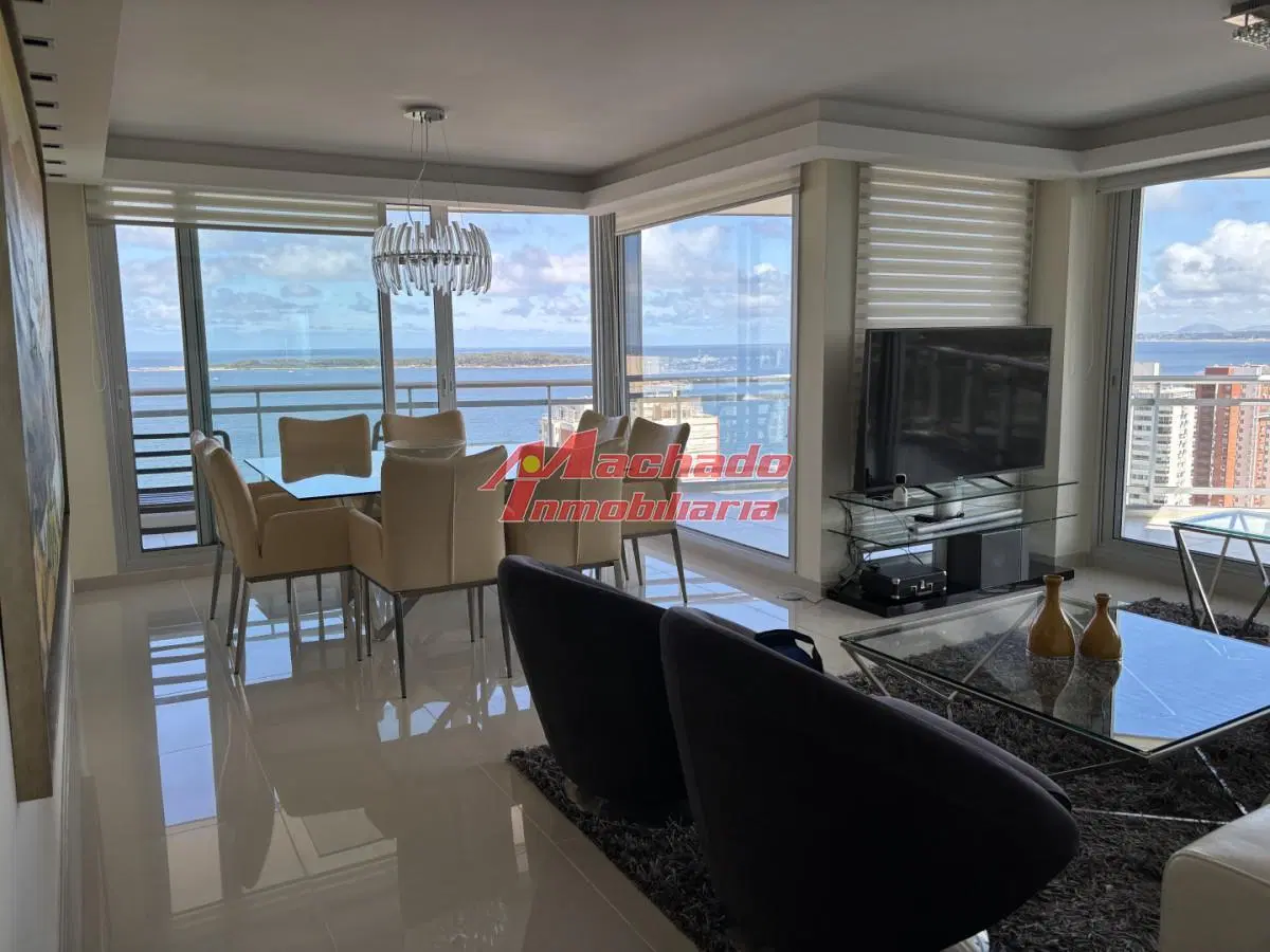 EXCELENTE APARTAMENTO A LA VENTA CON TODA LA VISTA AL MAR PLAYA MANSA 3 DORMITORIOS 2