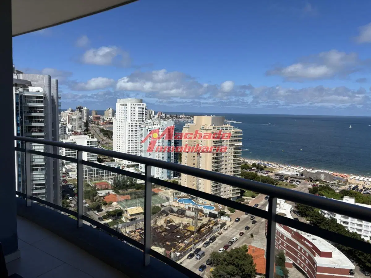 EXCELENTE APARTAMENTO A LA VENTA CON TODA LA VISTA AL MAR PLAYA MANSA 3 DORMITORIOS 3
