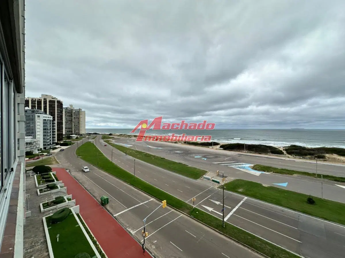 Apartamento de dos dormitorios en venta en Punta del Este 5