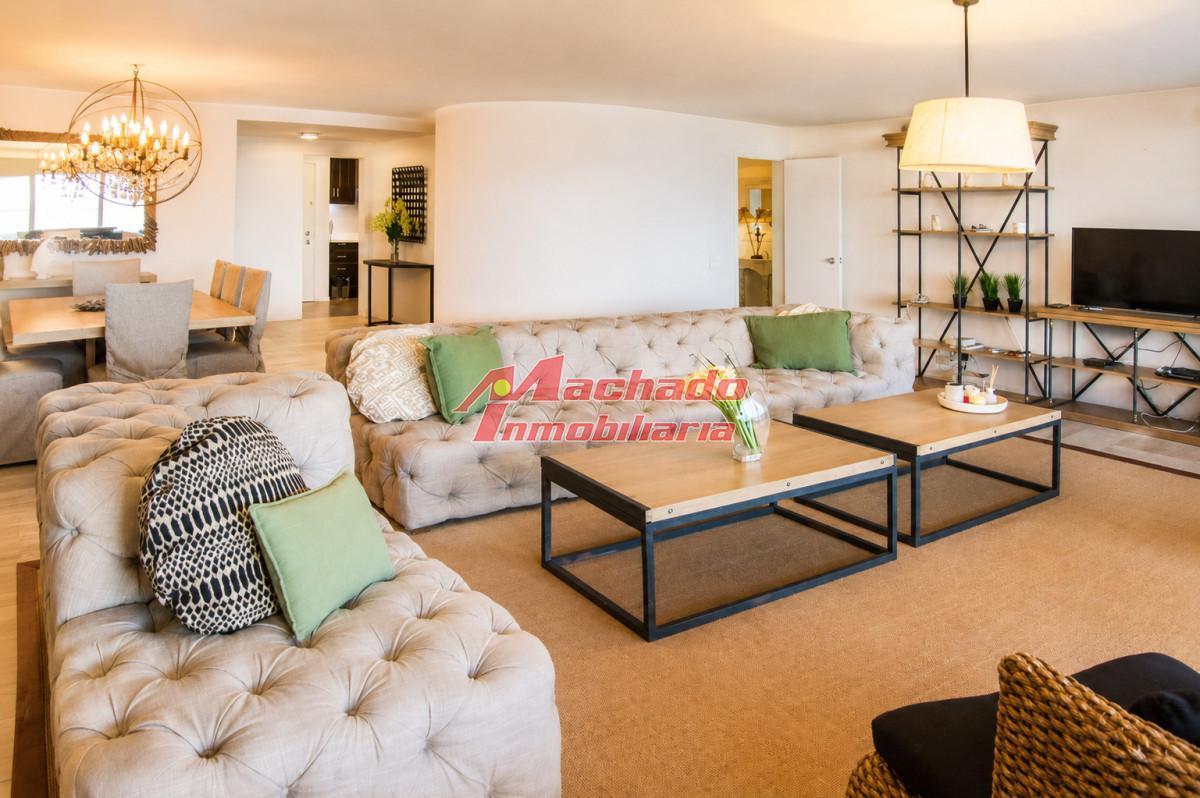 Vende apartamento con vista al mar, de 4 dormitorios en Brava, Punta del Este
