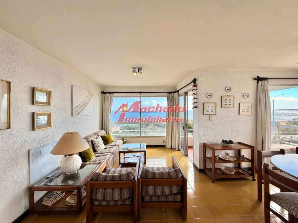 OPORTUNIDAD APARTAMENTO PRIMERA LINEA PLAYA MANSA FRENTE AL MAR DE 3 DORMITORIOS 4