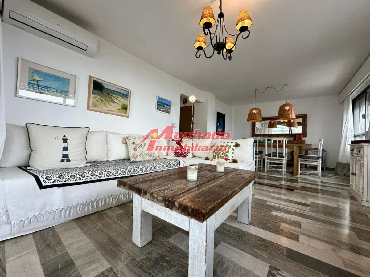 Apartamento de 3 dormitorios en venta en Punta del Este 4