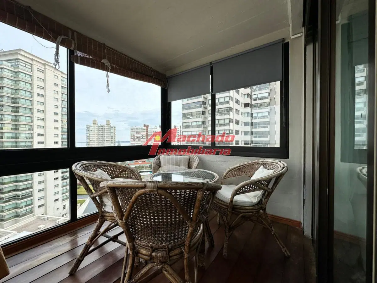 Apartamento de 3 dormitorios en venta en Punta del Este 1