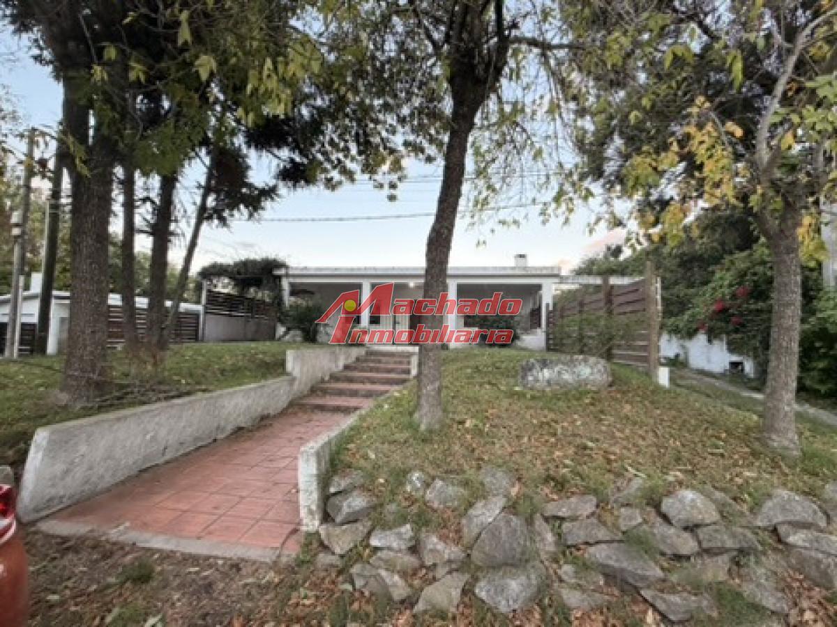OPORTUNIDAD CASA DE DOS DORMIOTORIOS MAS APARTAMENTO EN PINRES !
