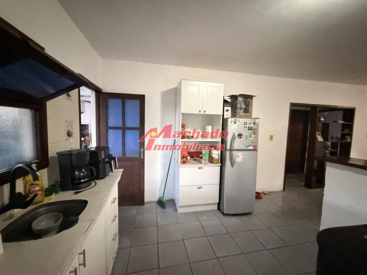 OPORTUNIDAD CASA DE DOS DORMIOTORIOS MAS APARTAMENTO EN PINRES ! 3