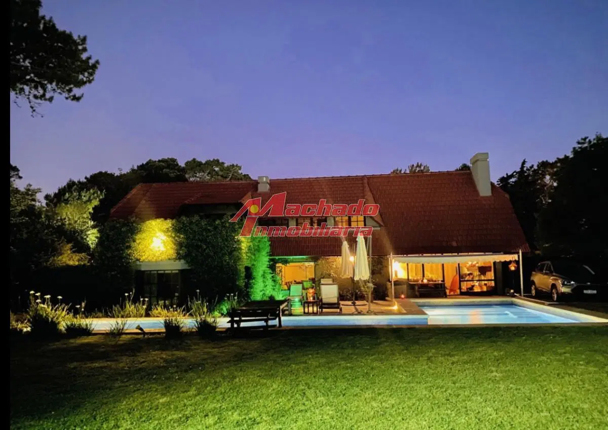 Casa en zona Residencial para alquiler de temporada, Punta del Este. 3