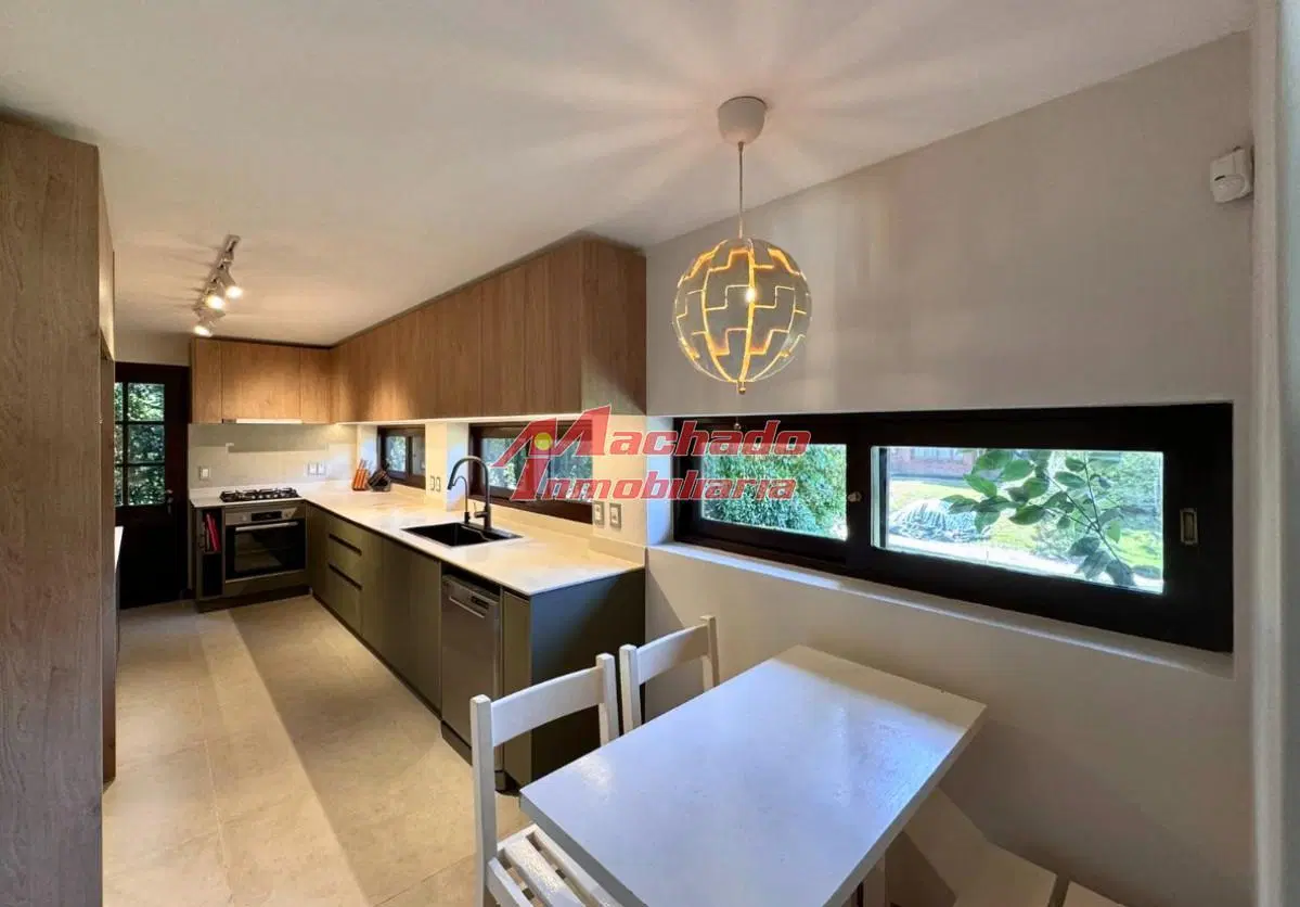 Casa en zona Residencial para alquiler de temporada, Punta del Este. 4