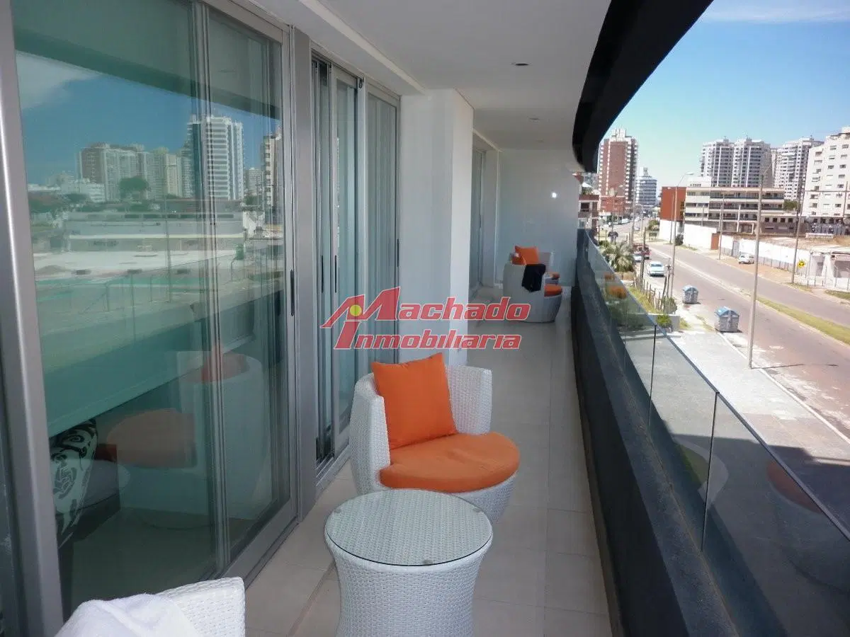 Venta y alquiler de apartamento de 3 dormitorios en Punta del Este 4