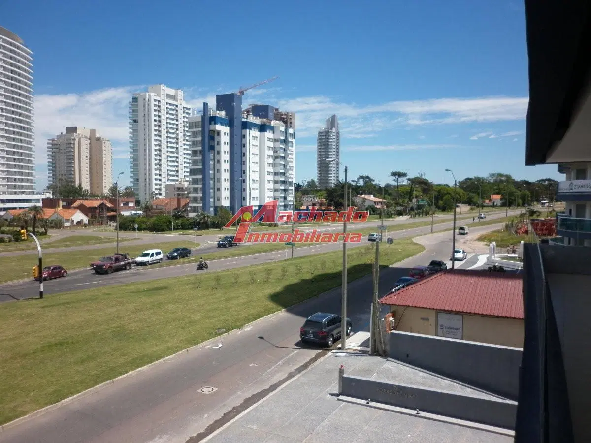 Venta y alquiler de apartamento de 3 dormitorios en Punta del Este 3