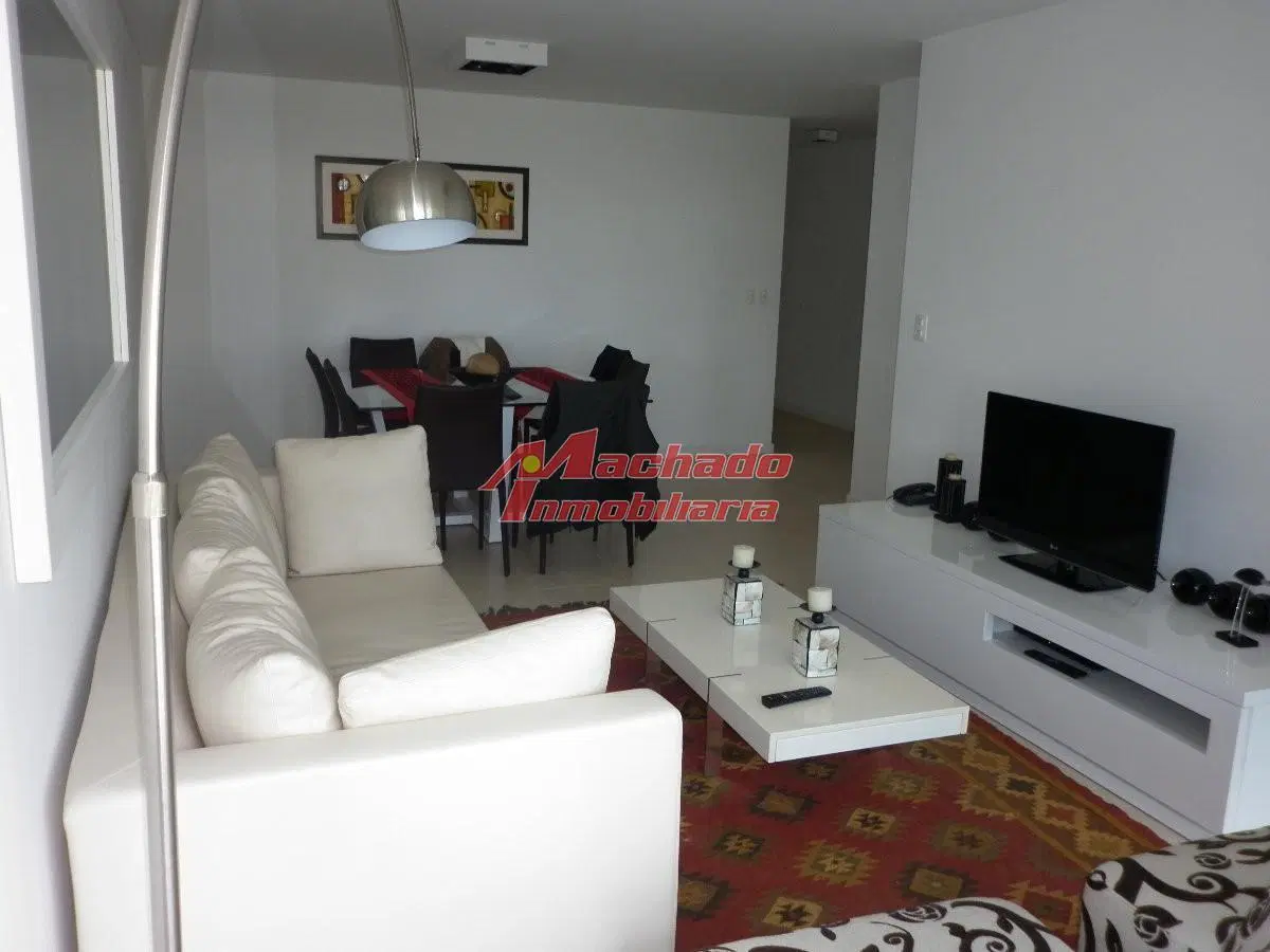 Venta y alquiler de apartamento de 3 dormitorios en Punta del Este 2