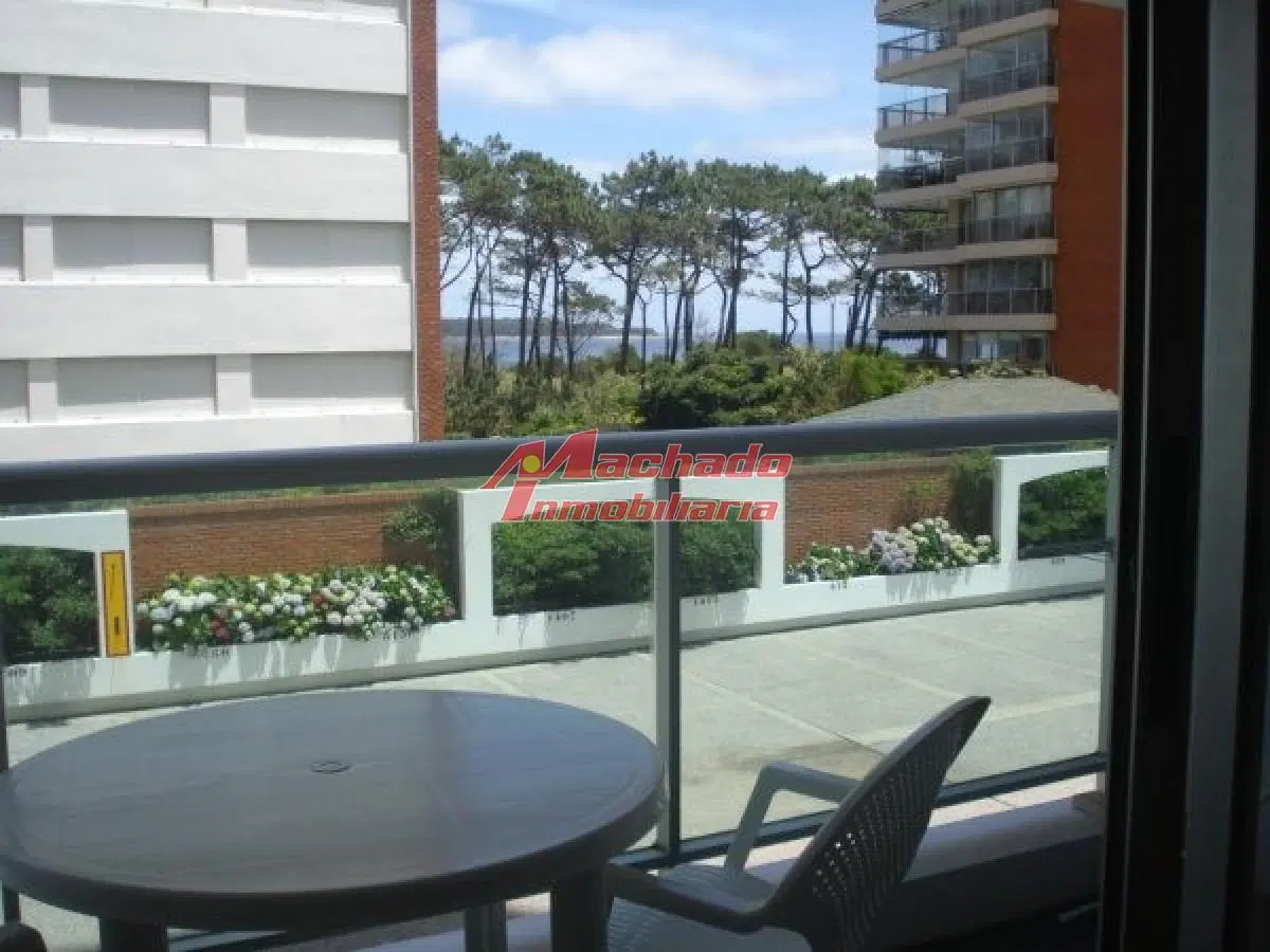 Apartamento de un dormitorio en venta en Punta del Este 1