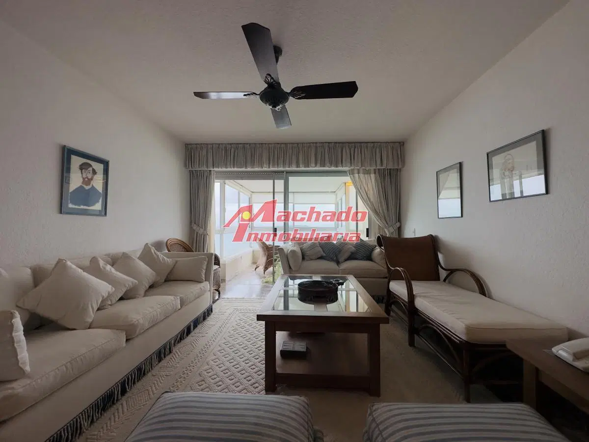 Apartamento de 3 dormitorios en venta sobre playa mansa 5