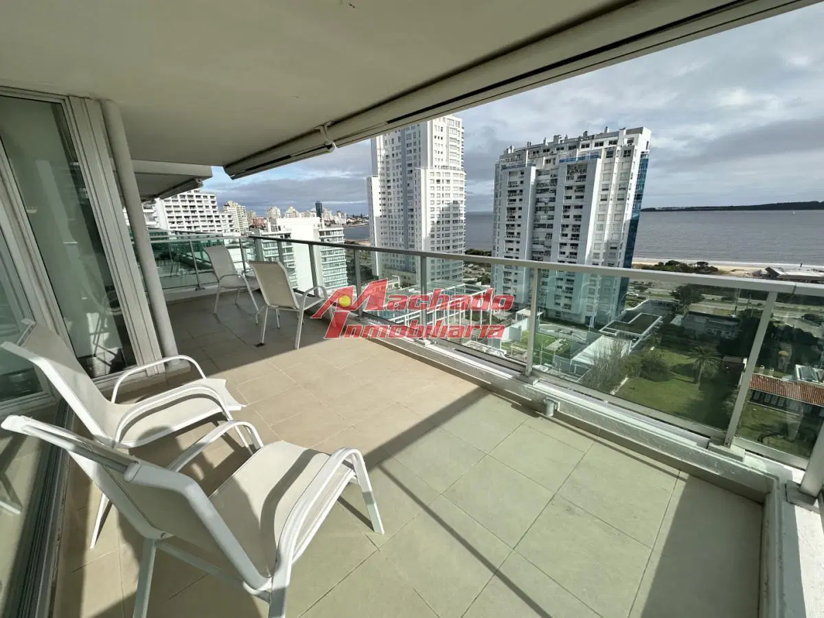 Departamento EN VENTAde 3 dormitorios en venta a pasos del mar. 3
