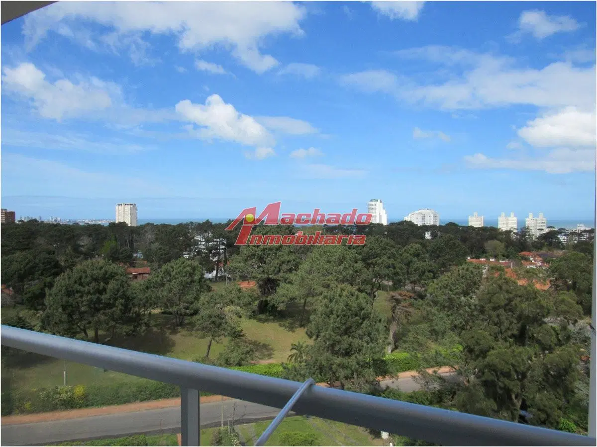 Venta de apartamento de dos dormitorios en Punta del Este 1