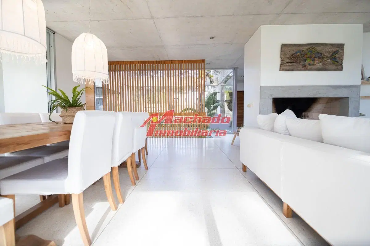 Venta Casa en venta, 4 dormitorios, en Rincón del Indio - barrio privado Noreste Residences 1
