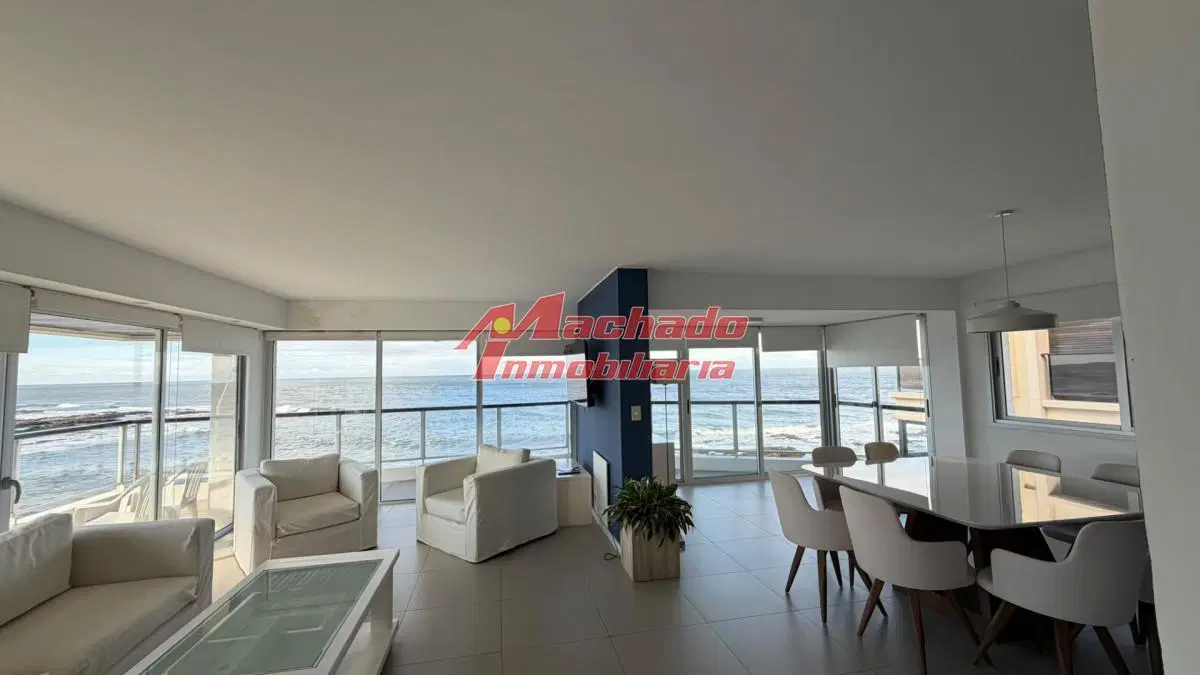 Apartamento en venta frente al mar con parrillero 3
