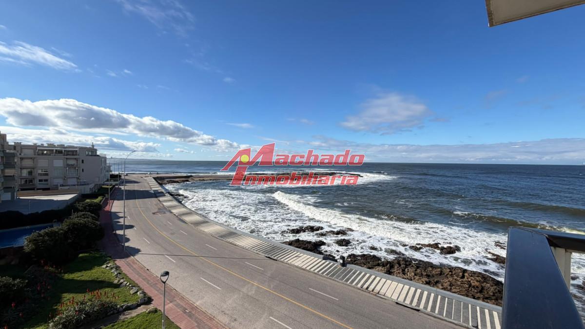 Foto de Apartamento en venta frente al mar con parrillero, imagen 2