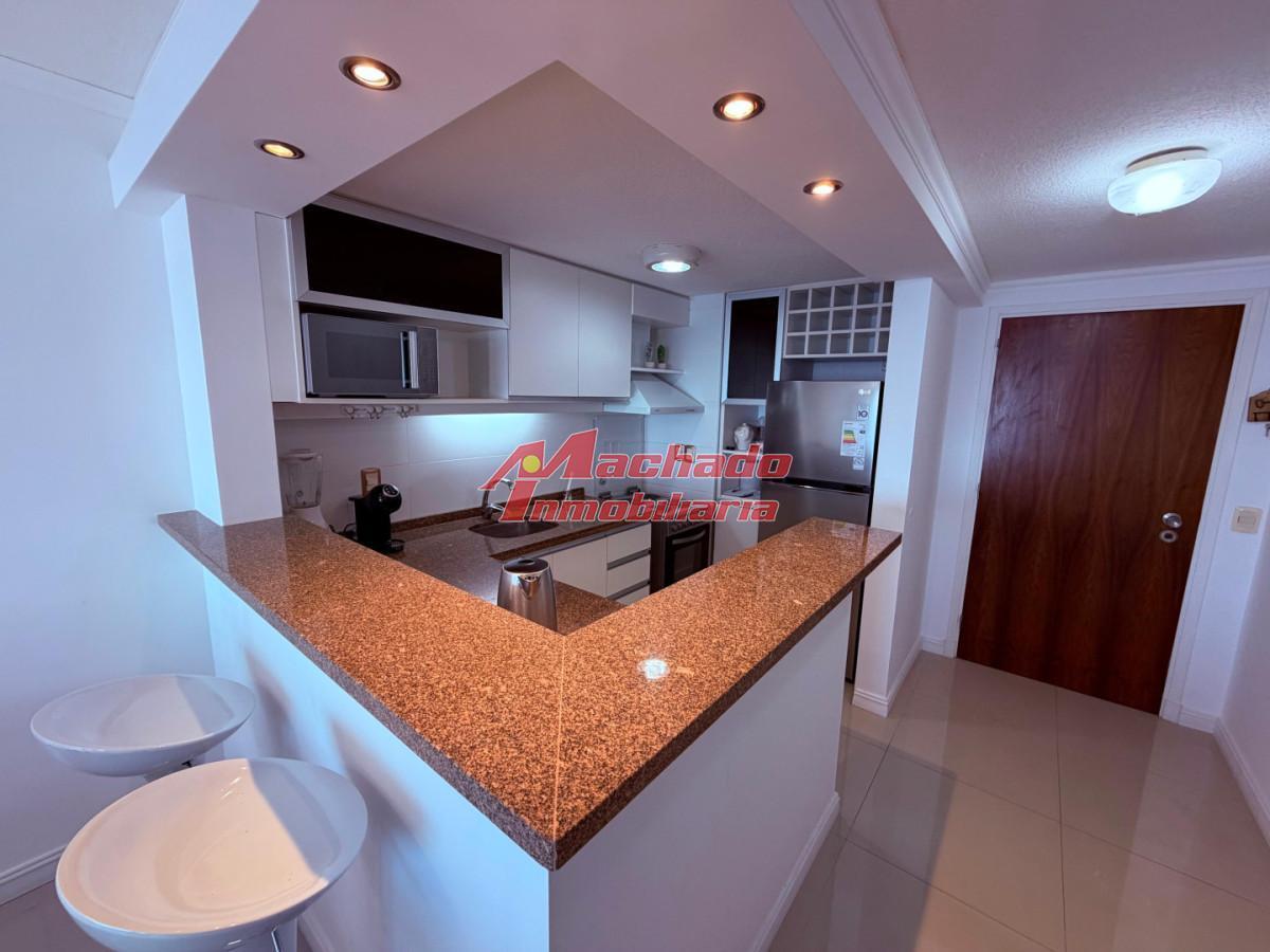 Foto de apartamento en venta frente al mar, parada 19 playa mansa, imagen 5
