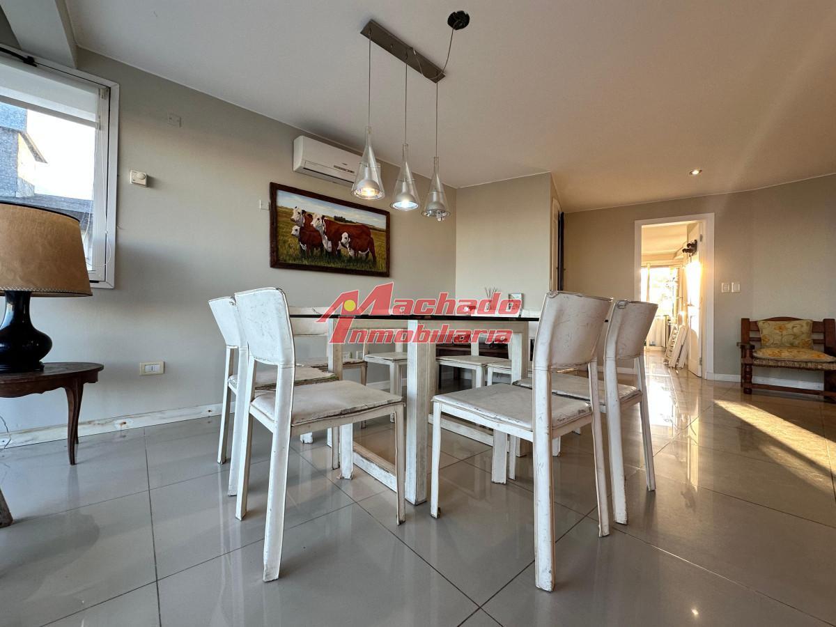 Foto de Departamento en alquiler anual en Primera linea de playa Mansa, imagen 2