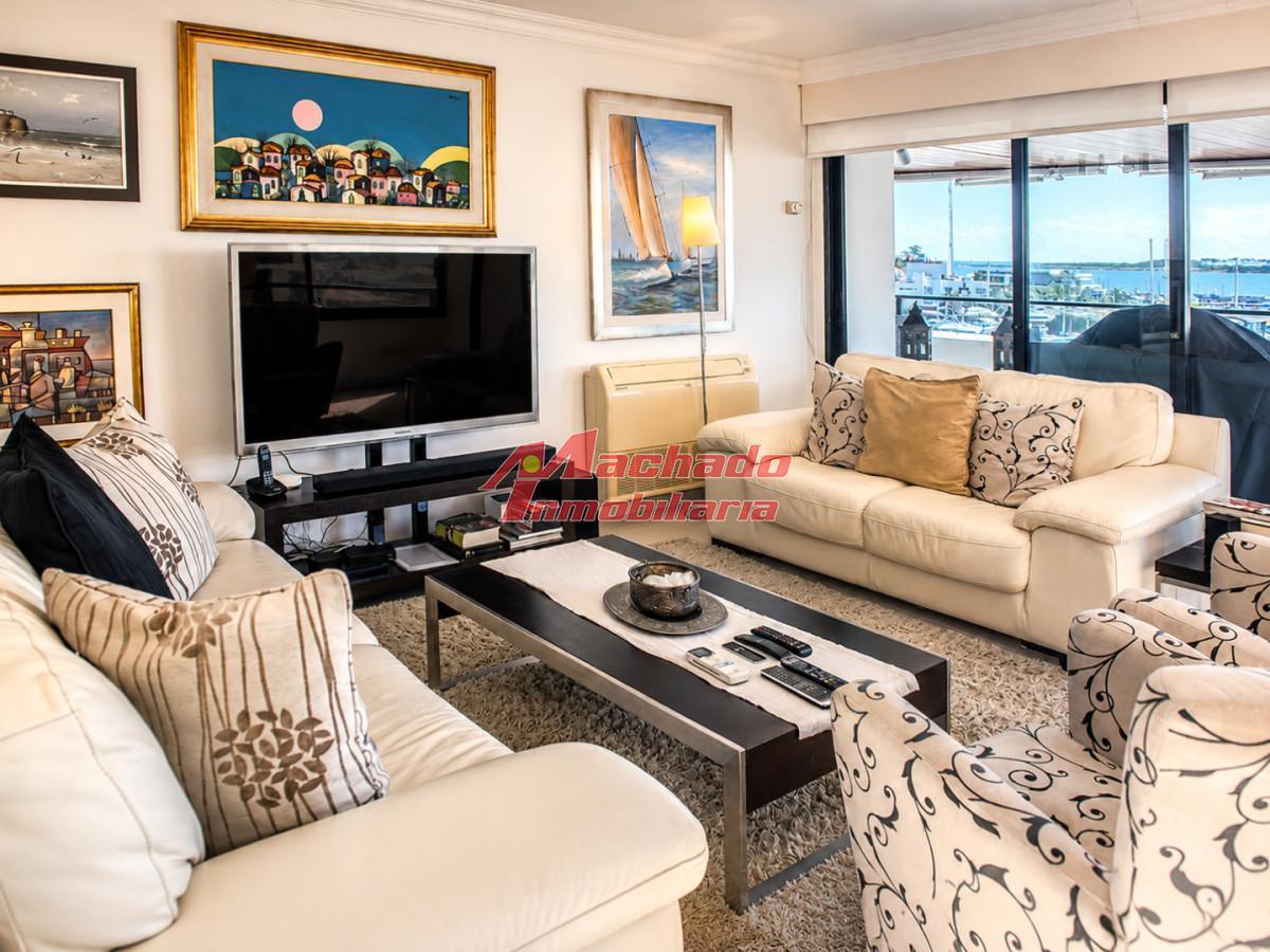 Foto de Venta de apartamento frente al puerto, imagen 3