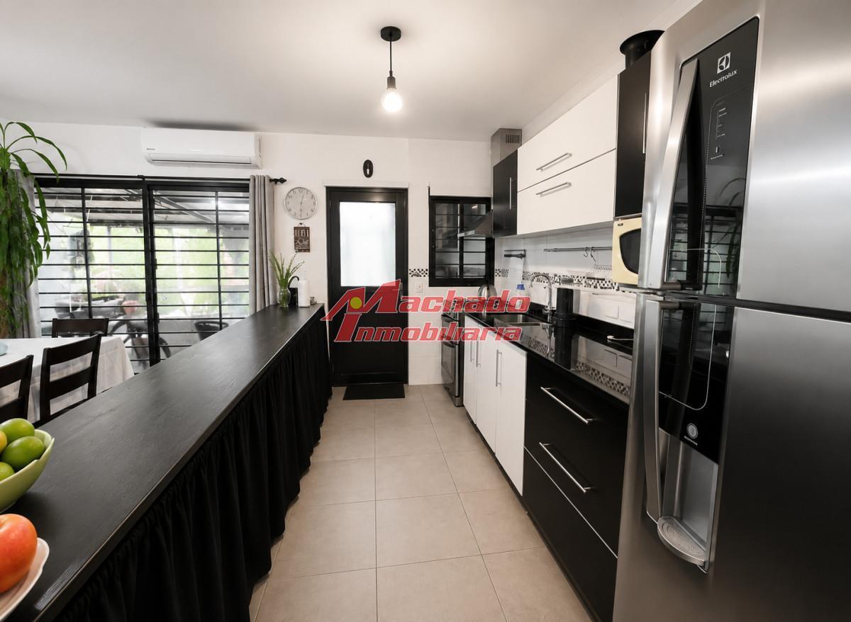 Foto de Casa en venta-3 dormitorios-Pinares, imagen 3