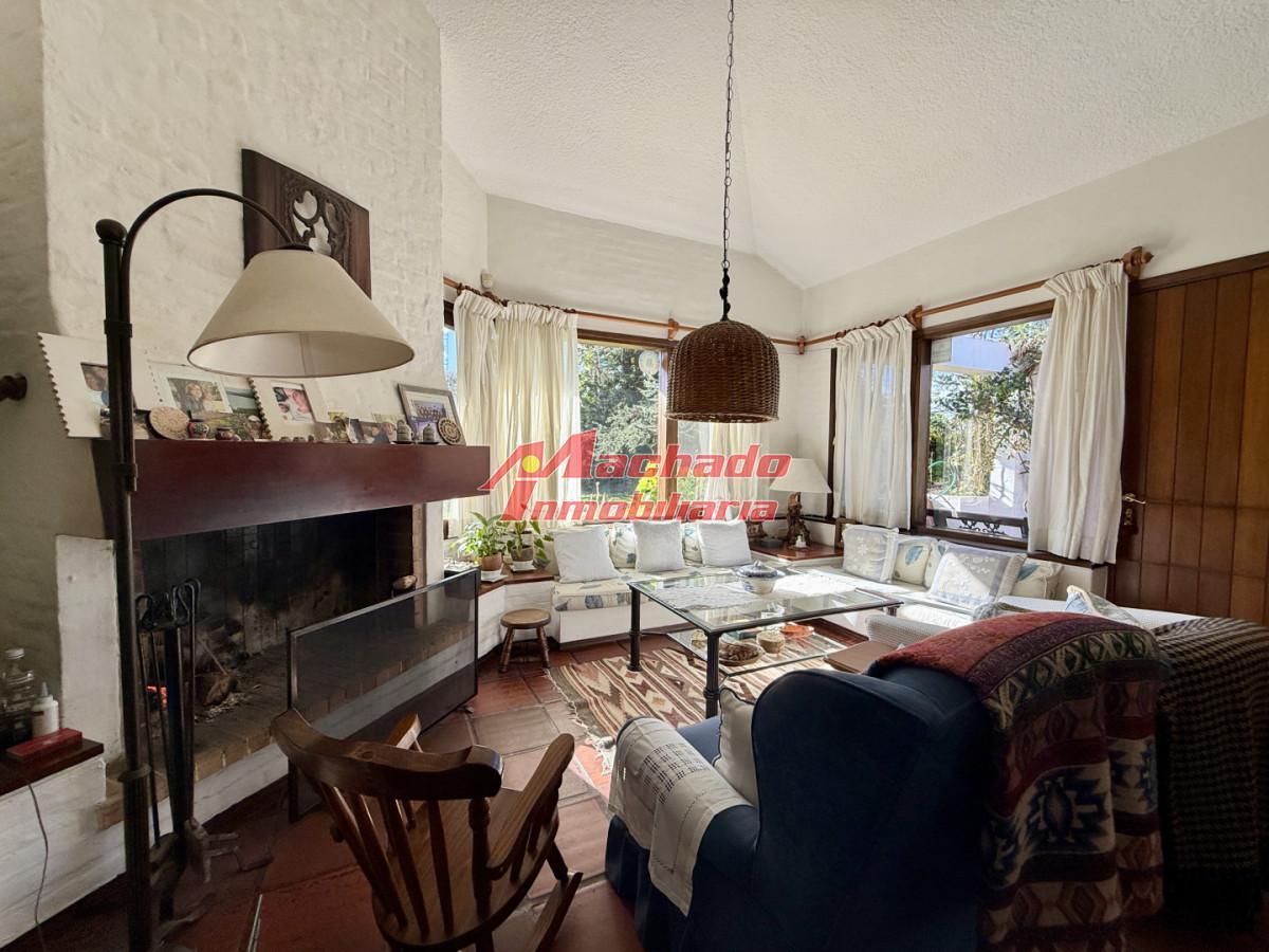 Foto de CASA EN VENTA - BARRIO CANTEGRIL, AV. CÓRDOVA, imagen 3
