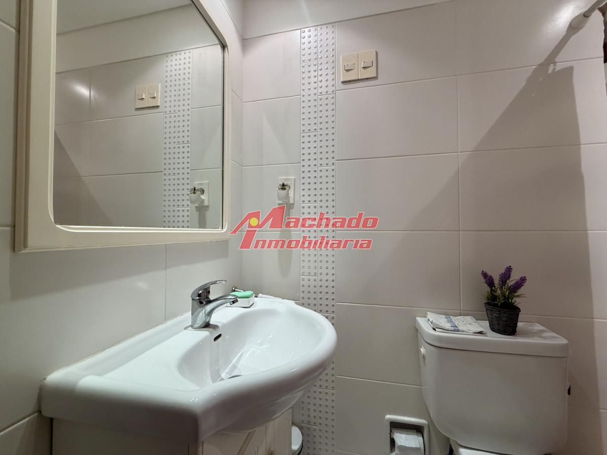 Foto de CASA EN VENTA - BARRIO CANTEGRIL, AV. CÓRDOVA, imagen 2