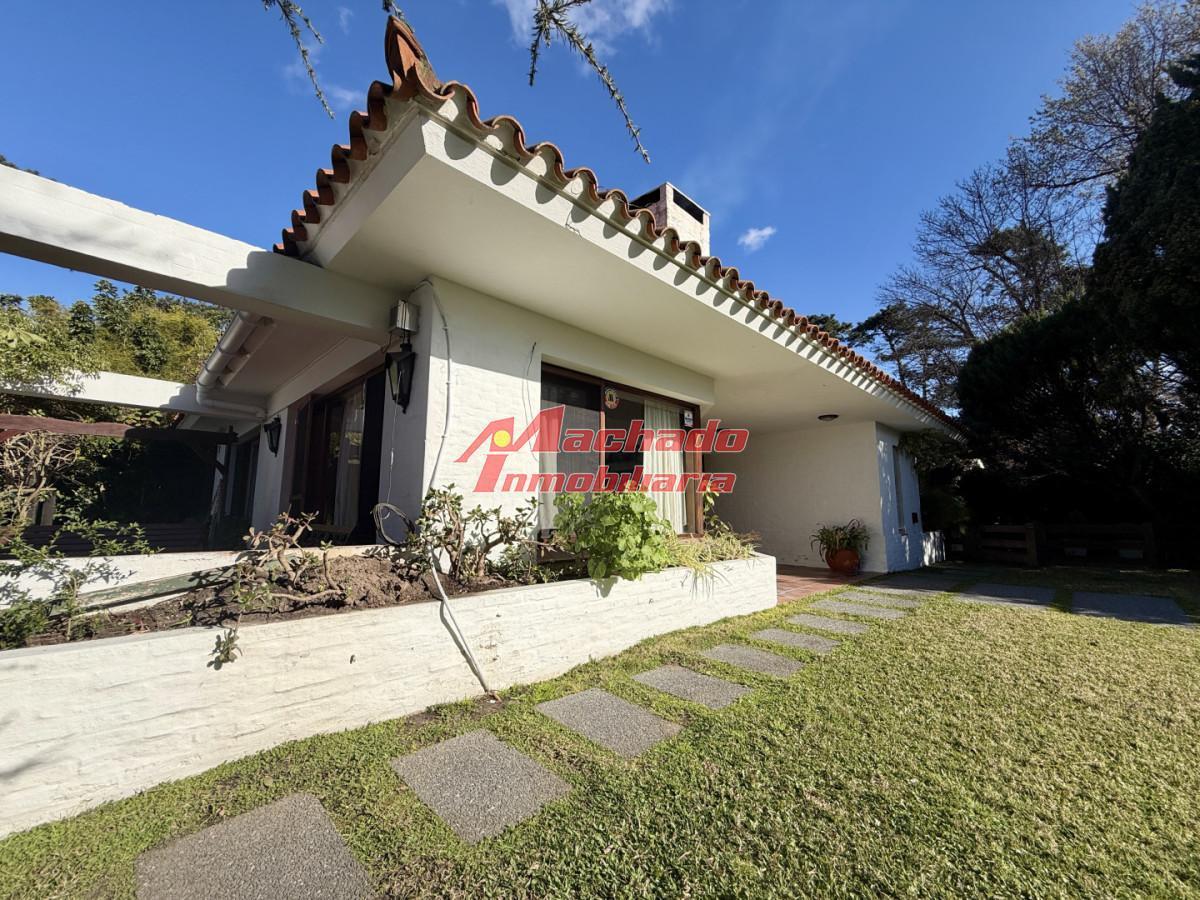 Foto de CASA EN VENTA - BARRIO CANTEGRIL, AV. CÓRDOVA, imagen 4