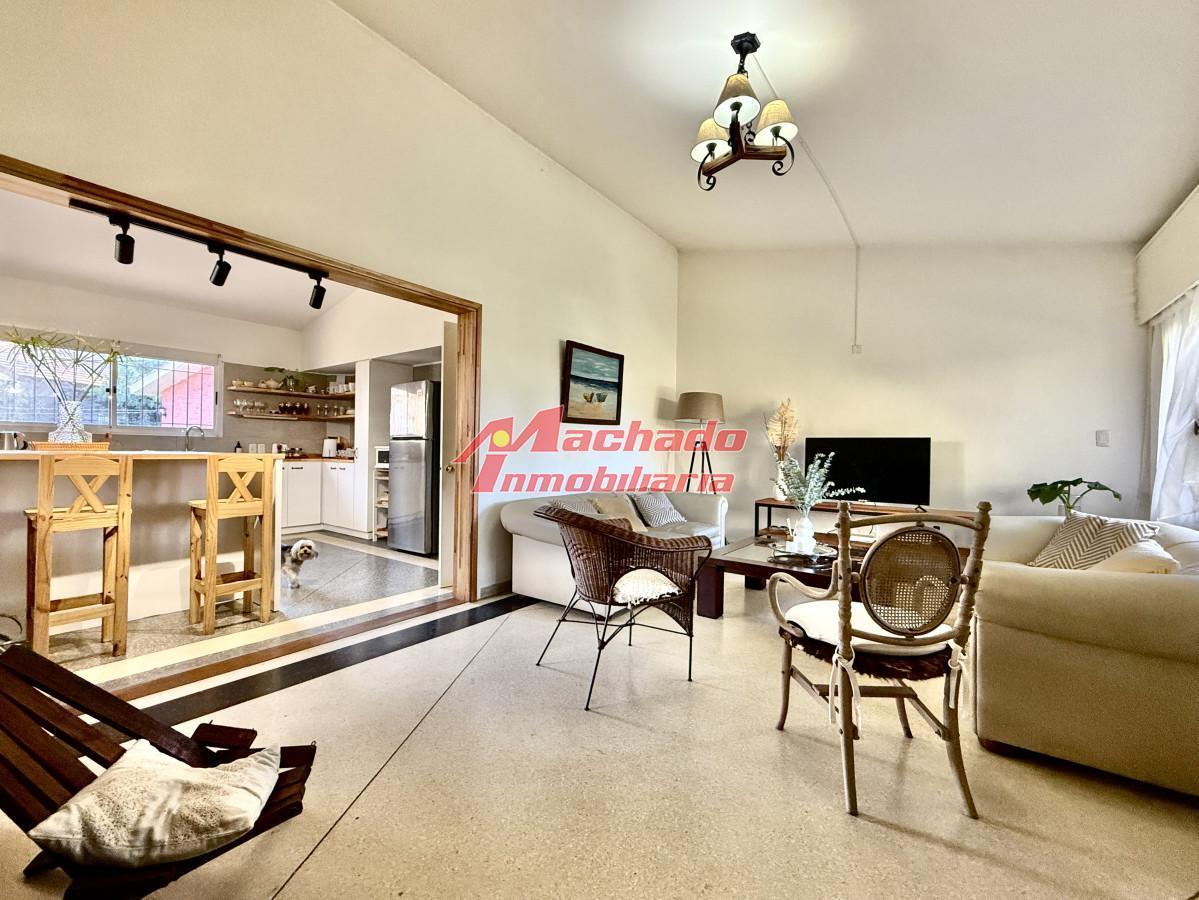 Foto de OPORTUNIDAD CASA EN PLAYA MANSA EN 4 DORMITORIOS ZONA CON POTENCIAL, imagen 4