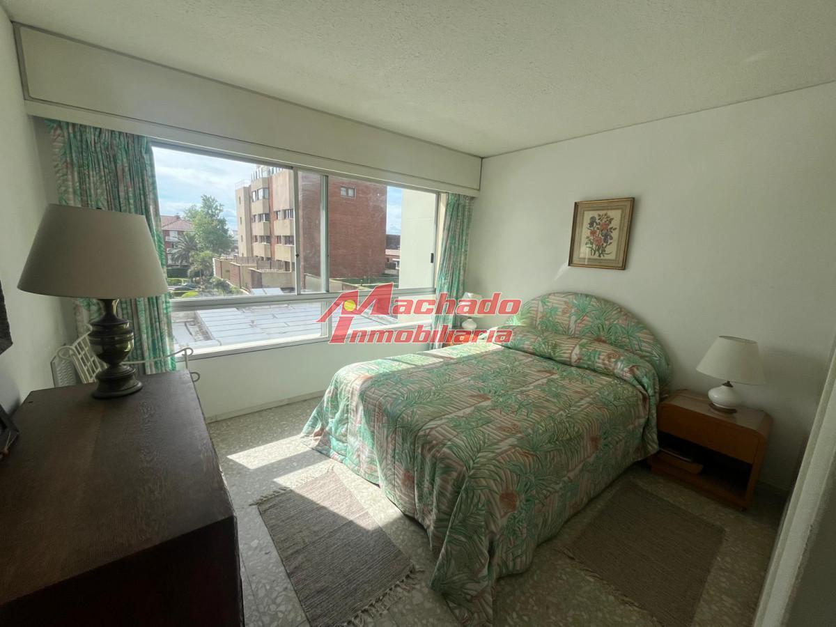 Foto de Apartamento de 3 dormitorios en alquiler , Punta del este . torre de, imagen 2