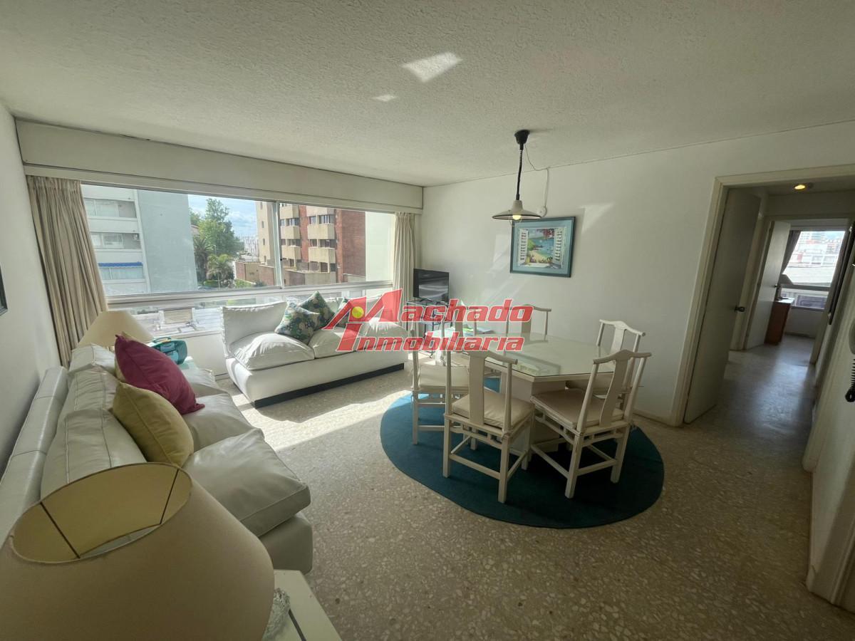 Foto de Apartamento de 3 dormitorios en alquiler , Punta del este . torre de, imagen 1