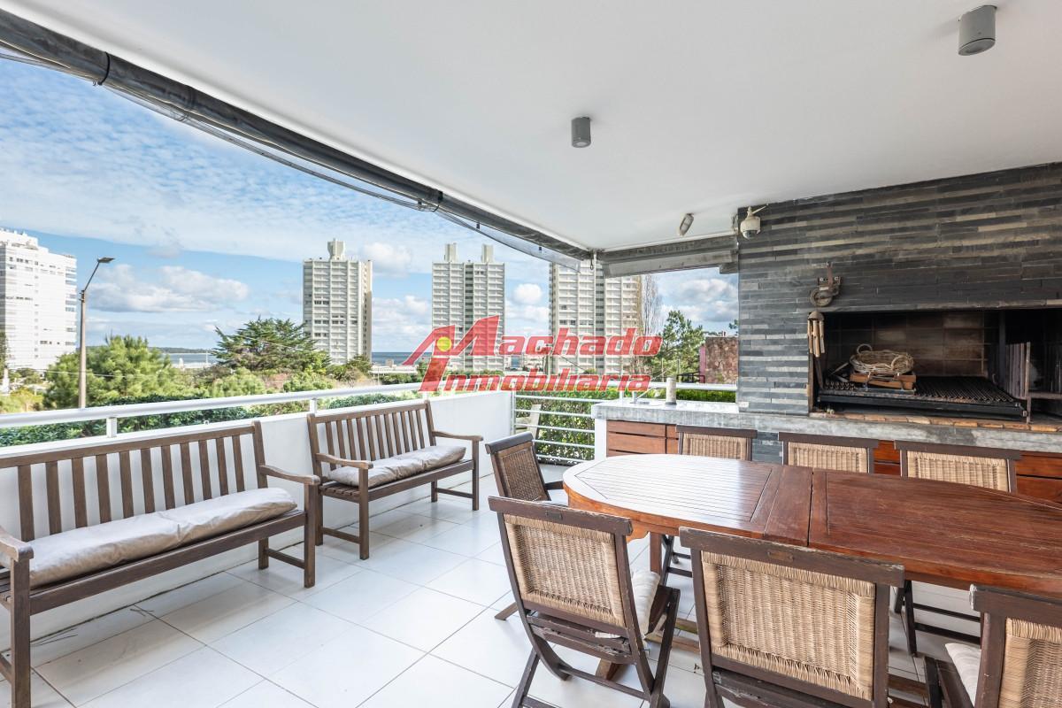 Foto de Apartamento en Venta 3 Dormitorios con Parrillero - Playa Mansa - Punta, imagen 1