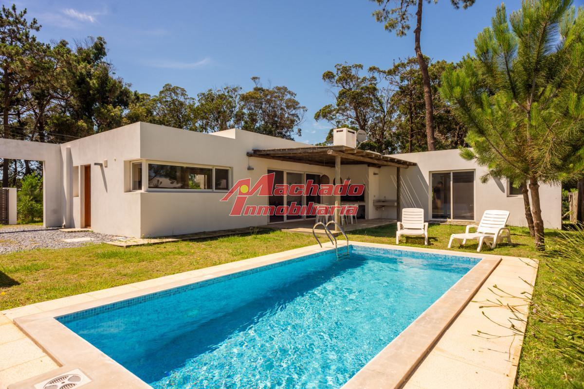 Foto de VENTA DE CASA CON PISCINA EN LA BARRA 3 DORMITORIOS, imagen 1