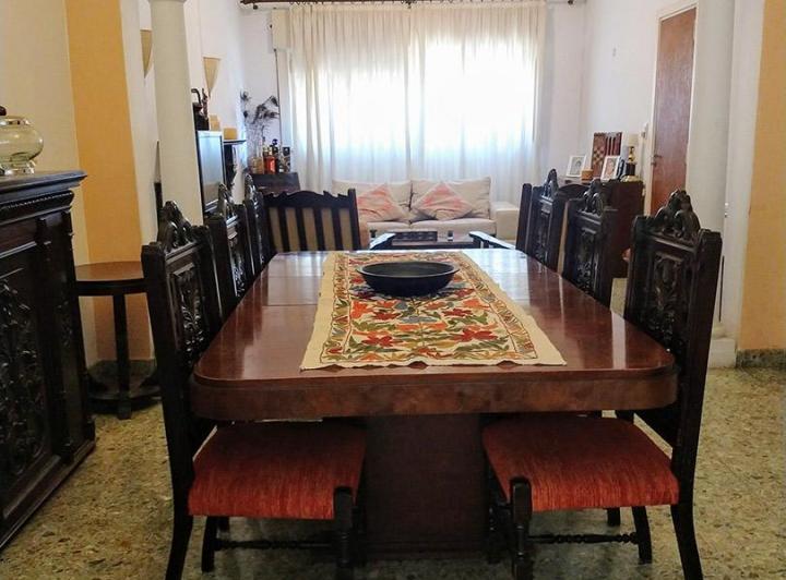 Venta dueño directo casa 7 ambientes en Olivos 1
