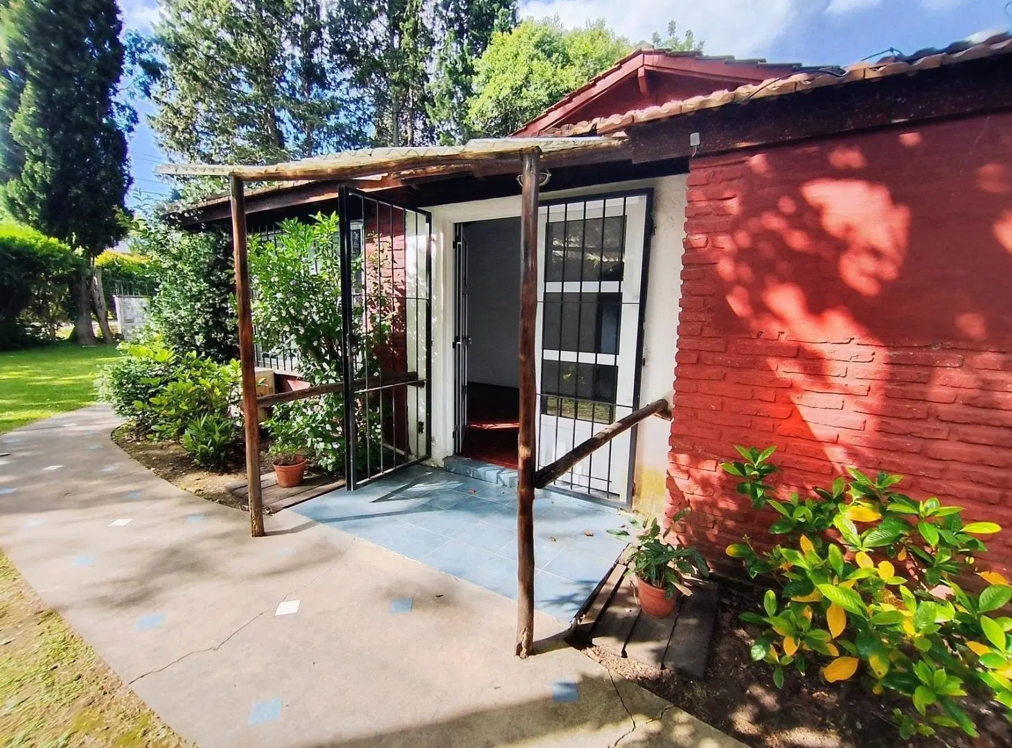 Casa Quinta en Barrio Los Mirasoles – Pilar - km50 4