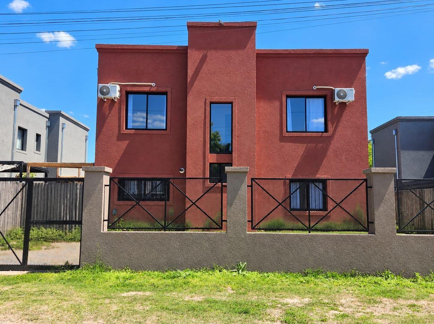 Foto de Venta Duplex 3 ambientes Todo Amoblado Barrio Las Margaritas, imagen 2