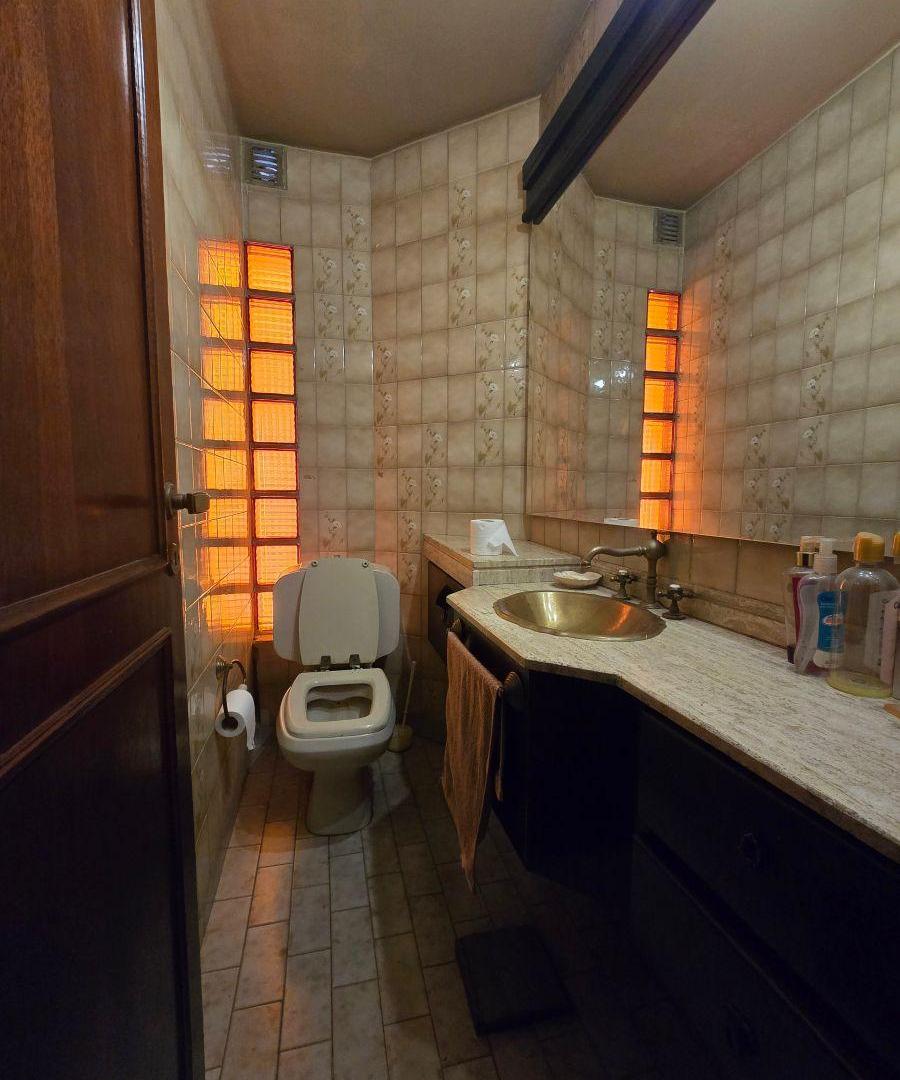 Foto de CASA EN ESQUINA DE 3 DORMITORIOS 5ta sección Mendoza, imagen 5