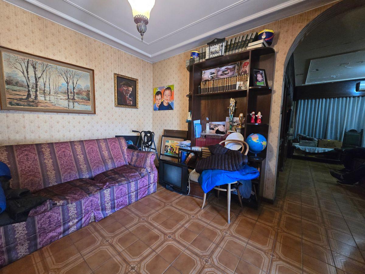Foto de CASA EN ESQUINA DE 3 DORMITORIOS 5ta sección Mendoza, imagen 4