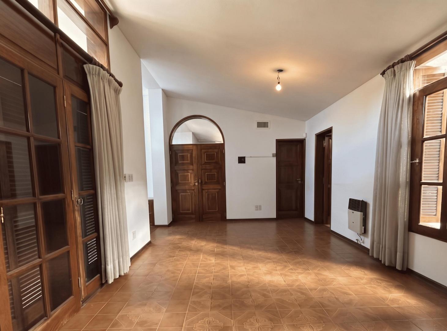 Foto de ALQUILER AMPLIA PROPIEDAD PARA USO COMERCIAL O RESIDENCIAL, imagen 3