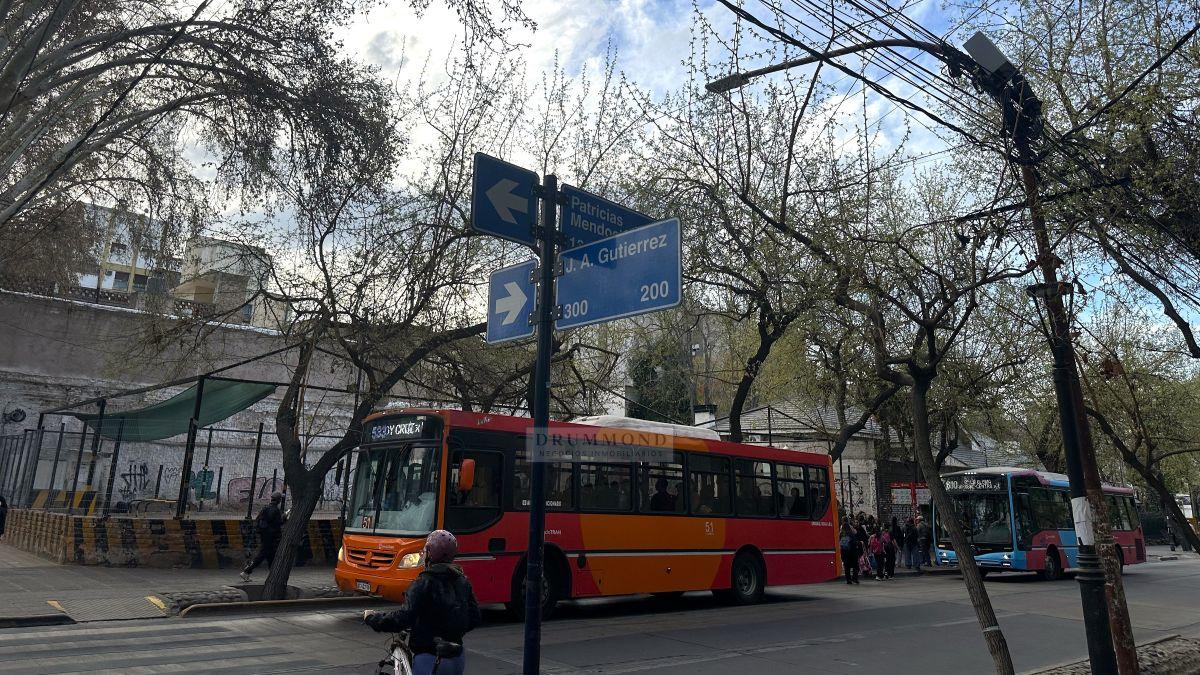 Foto de Venta cochera céntrica cerca a plaza España, imagen 3