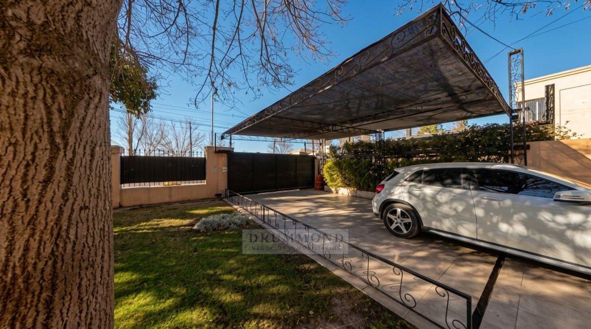 Foto de Venta casa y departamento en Vistalba, imagen 2